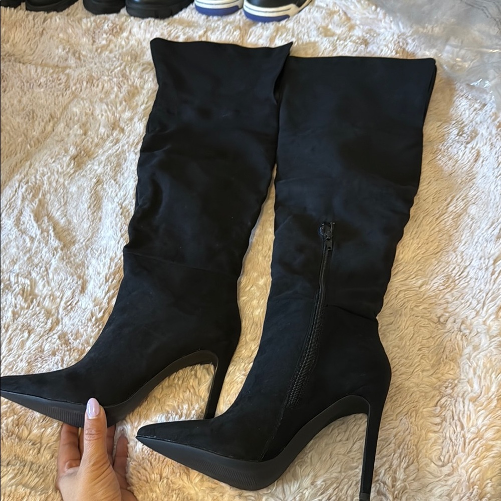 Elegant Black Over-the-Knee Boots size 8